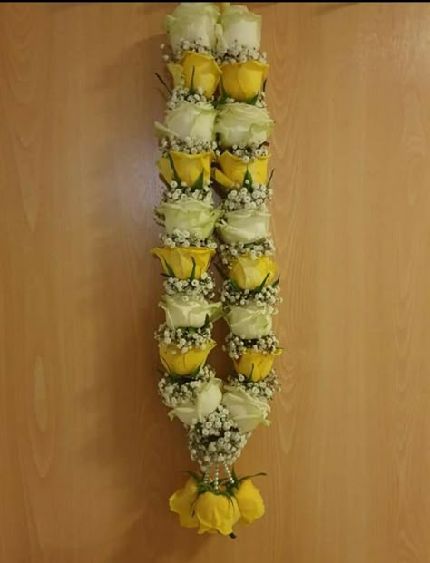 Yellow and white roses strung with baby breath Yellow Rose Varmala, Wedding Mala Rose, Yellow Flower Garland, White Rose Garland, White Flower Garland, Groom Mala, Indian Floral Decor, Flower Mala, Rose Garland Wedding