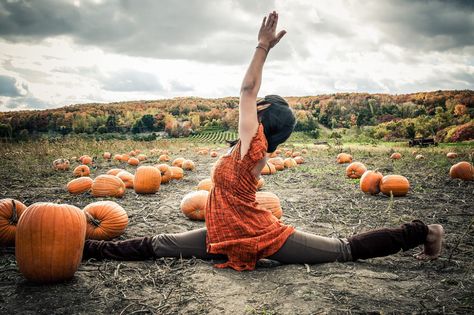 Autumn Yoga: 3 Tips to Help You Greet the Season Autumn Yoga, 6 Hours Of Sleep, Fall Yoga, Energy Yoga, Yoga Inspo, Spiritual Yoga, Vinyasa Flow, Basic Yoga, Restorative Yoga