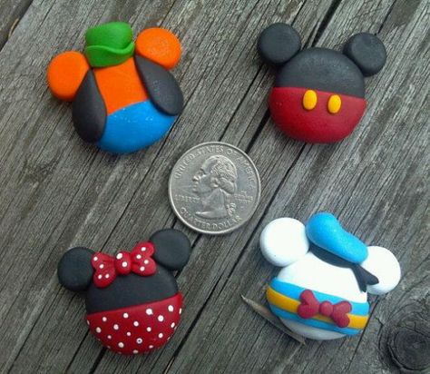 Clay Disney, Polymer Clay Kunst, Polymer Clay Disney, Disney Cupcakes, Jumping Clay, Diy Fimo, Diy Polymer Clay, Cupcakes Ideas, Clay Magnets