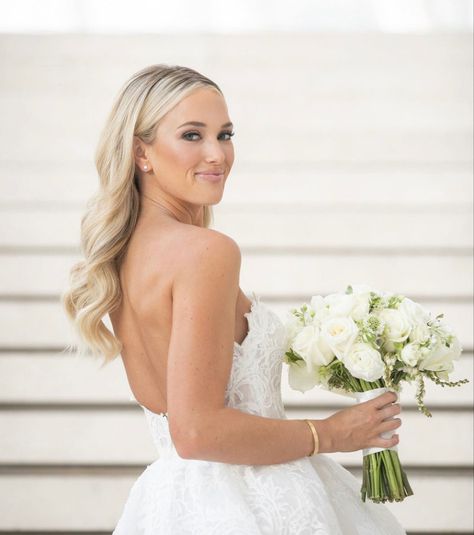 Blonde Bridal Hair, Bridesmaid Hair Inspo, Hair Down Styles, Strapless Dress Hairstyles, Blonde Hair Makeup, Glam Wedding Makeup, Guest Hair, Brides Bouquet, Long Hair Wedding Styles