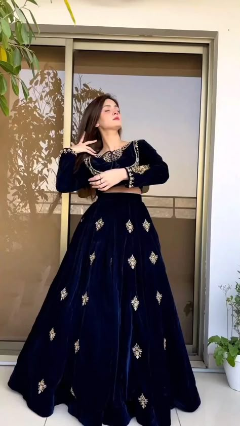 Shadi Dresses, Lehenga Designs Simple, Velvet Dress Designs, Anarkali Dress Pattern, Pakistani Wedding Outfits, Pakistani Fancy Dresses, Beautiful Pakistani Dresses, Fancy Dresses Long, Pakistani Bridal Dresses