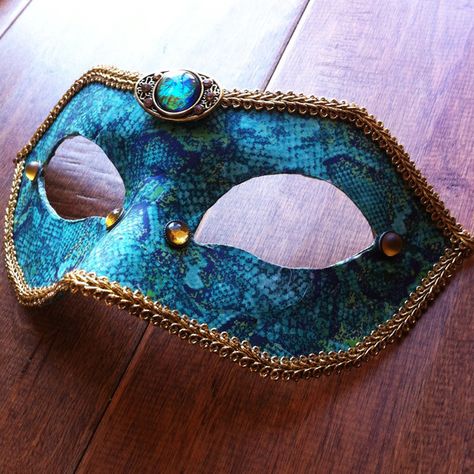 Medusa Snake Print Columbina Masquerade Mask (€23) ❤ liked on Polyvore featuring costumes, masks, gold costume, blue costume, masquerade halloween costumes, medusa halloween costume and medusa costume Medusa Halloween Costume, Masquerade Halloween Costumes, Medusa Snake, Medusa Costume, Gold Costume, Blue Costumes, Mardi Gras Costumes, Masquerade Costumes, Masquerade Mask