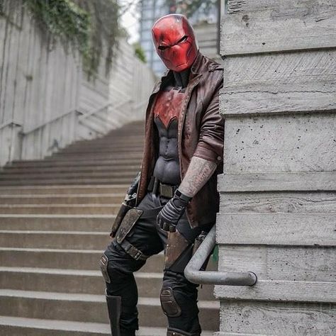 The best Red Hood Helmet out there if your looking to do Rebirth Red Hood its the main reason I did the cosplay in the place!! Red Hood Helmet, Red Hood Wallpaper, Red Hood Dc, Batman Red Hood, Red Hood Cosplay, Face Gear, Red Hood Jason Todd, Batman Cosplay, Justice League Wonder Woman