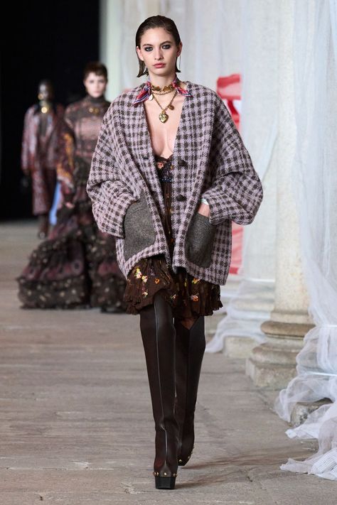 Lux Fashion, Fall 2023 Ready To Wear, 2023 Ready To Wear, Runway Collection, Fall 2023, Fashion Show Collection, High Fashion Street Style, Historical Fashion, 2023 2024