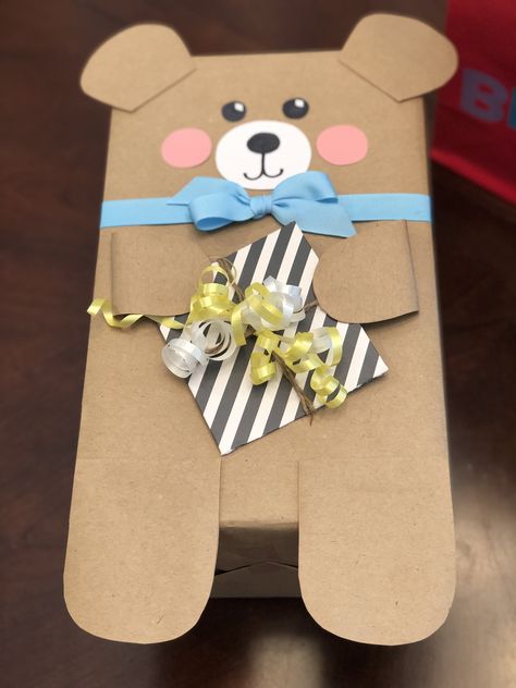 Diy Gifts For 1st Birthday, Teddy Bear Wrapping Ideas, First Birthday Gift Wrapping Ideas, Gift Wrapping Ideas For Birthdays Kids, Diy First Birthday Gift, Wrapping Paper Ideas Birthday, Kraft Paper Gift Wrapping Ideas Birthday, 1st Birthday Gift Wrapping Ideas, Wrapping Teddy Bear