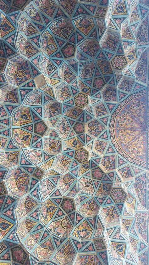 Shiraz Mosque, Iranian Art Pattern, Persian Mosque, Iran Mosque, Iranian Mosque, Islamic Culture Art, Mosque Pattern, Mosque Wallpaper, Persian Aesthetic