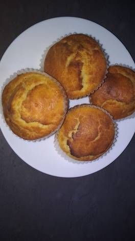 Queens Cakes Queen Cakes Recipe, Queens Cake Recipe, Queens Cake Recipe Baking, Queen Anne Cake Recipe, Eccles Cakes Recipe Uk, Anys Beskuit South African Recipes, African Desserts, South African Lemon Meringue Tart, Fruit Cake Recipe Easy