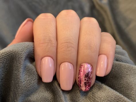 Foil Accent Nail, Pink Gel Polish, Pink Gel, Accent Nail, Pink Foil, Accent Nails, Nails Ideas, Pink Nails, Gel Polish