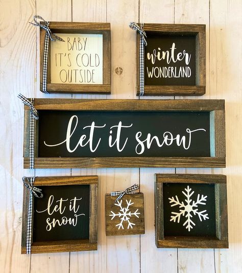 Farmhouse Winter Decor Signs - Etsy Super Saturday Crafts, Farmhouse Winter Decor, Christmas Crafts Diy Projects, Wooden Snowmen, English Christmas, Snowflake Garland, Winter Decorating, Christmas Chalkboard, Winter Signs