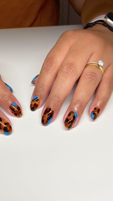 Tortoise nails for fall with a pop of color. #tortoisenails #fallnails2023 #fallnailtrends #fallnails #autumnnails #tortoiseshellnails Design Fall Nails, Tortoise And Neon Nails, Short Square Tortoise Nails, Tortoise Shell And Neon Nails, Tortishell Nails Design Square, Tortoise Shell Nails With Neon, Mix N Match Nails, Edgy Fall Nails, Funky Fall Nails