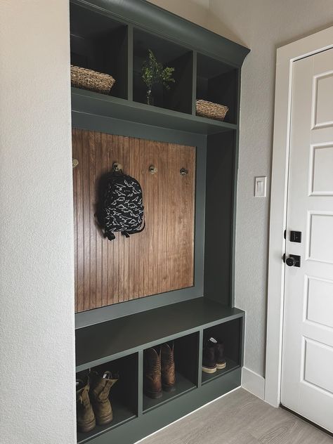 Check out this photo from influencer-11e0ec17 Entryway Lockers With Bench, Black Shiplap Wall, Mud Room Area, Closet Nook, Hallway Seating, Entry Closet, Craftsman Interior, Living Room Built Ins, Built In Cabinet