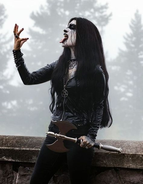 Hevi Metal, Metalhead Aesthetic, Black Folder, Goth Bag, La Aesthetic, Alternative Subcultures, Corpse Paint, Metalhead Girl, Black Metal Girl