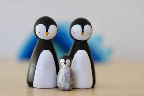 Penguin peg dolls - Wooden Crafts | Craftjuce Dolly Pegs, Wooden People, Penguin Family, Dolly Doll, Wood Peg Dolls, Peg People, Clothespin Dolls, Doll Family, Pin Doll