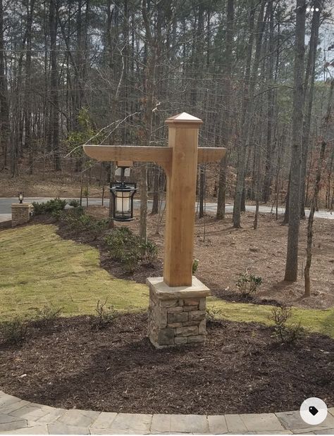 Wooden Post Ideas, Driveway Lighting Post, Farmhouse Driveway Entrance, End Of Driveway Ideas Entrance, Driveway Posts, Entrance Landscaping, Wood Deck Railing, Driveway Entrance Landscaping, Victoria Wood