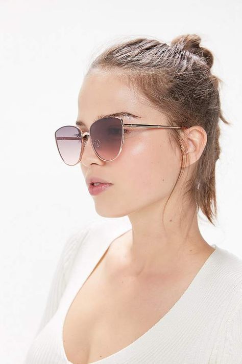 Goggles For Women Fashion Styles, Trendy Glass Sunglasses For Office, Goggles Sunglasses Women For Round Face, Formal Round Sunglasses For Summer, Trendy Round Sunglasses For Everyday, Trendy Round Sunglasses With Glass Lenses, Goggles Sunglasses Women, Glasses Frames Trendy, Clear Glasses Frames