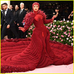 Cardi B Wears a Massive Red Gown That Took 35 People to Make at the Met Gala 2019! | 2019 Met Gala, Cardi B, Met Gala | Just Jared Meet Gala, Met Gala Outfits, Met Gala Dresses, Collection Couture, Mercedes Maybach, Red Gowns, Gala Dresses, Gown Dress, Doja Cat