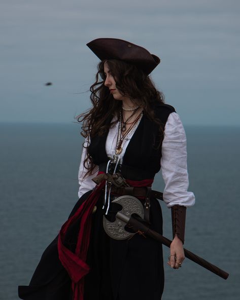 Pirate outfit pirate outfit pirate outfit Pirate Reference Photo, Red And Black Pirate Outfit, Pirate Outfit Female Pants, Lesbian Pirate Costume, All Black Pirate Outfit, Renfaire Pirate Women, Pirate Female Aesthetic, Pirates Outfit Ideas, Feminine Pirate Outfit