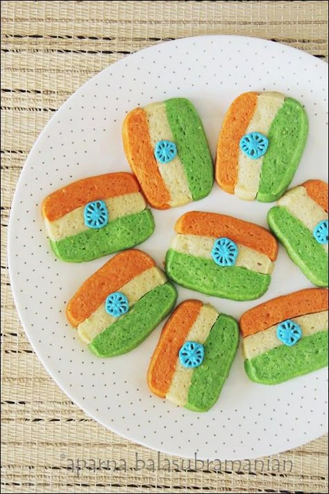 Tricolour Food, School Celebration Ideas, Flag Cookies, Refrigerator Cookies, Dussehra Wishes, Happy Dussehra Wishes, Orange Food Coloring, Indian Flag Wallpaper, Plate Decoration