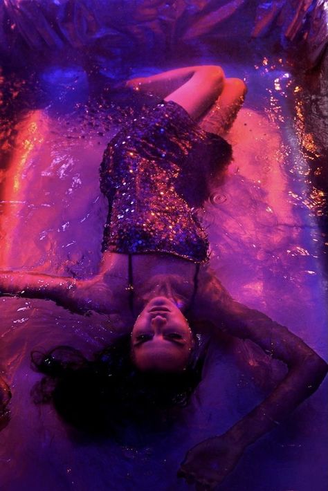 euphoria inspired photoshoot Euphoria Aesthetic Photoshoot Ideas, Euphoric Aesthetic Photography, Maddy Perez Purple Aesthetic, Aesthetic Euphoria Pictures, Euphoria Visualization, Pink Lighting Aesthetic, Euphoria Style Photoshoot, Pink Euphoria Aesthetic, Euphoria Photoshoot Inspiration