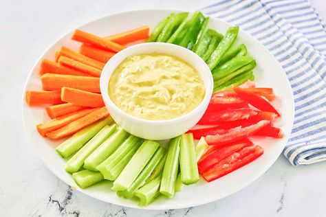 Dip For Vegetables, Easy Dips To Make, Yogurt Dipping Sauce, Curry Dip, Dipping Sauces For Chicken, Vegetable Dips, Best Curry, Creamy Yogurt, Full Fat Yogurt