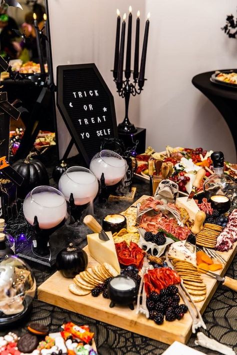 Halloween Party Platter Ideas, Halloween Party Food Display, Halloween Food Setup Ideas, Halloween Party Spread, Spooky Decor Home, Halloween Party Set Up, Halloween Buffet Decor, Addams Family Party Ideas, Halloween Party Table Setup