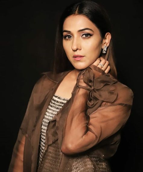 Neeti Mohan😍 Neeti Mohan, Female Singers, Bollywood Fashion, Singers, Leather Jacket, Celebrities