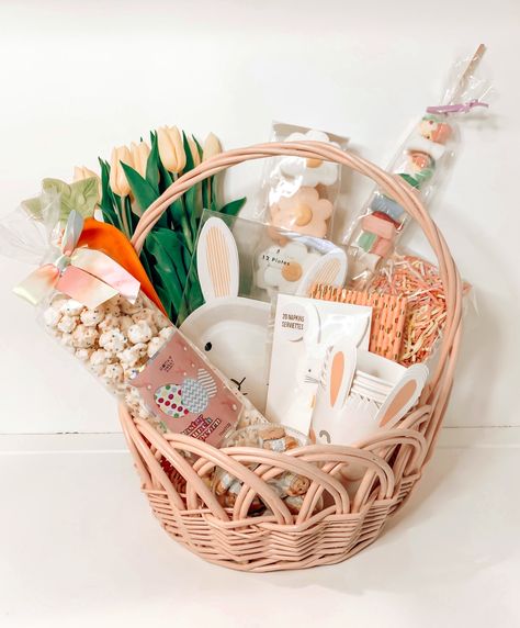 Garden Theme Gift Basket, Tea Set Basket, Gardenparty Gift Basket, Pottery Barn Easter Basket, Filling Wicker Basket With Pampering Gifts And Toiletries, Luxury Easter, Boys Easter Basket, Hamper Basket, Easter Gift Baskets