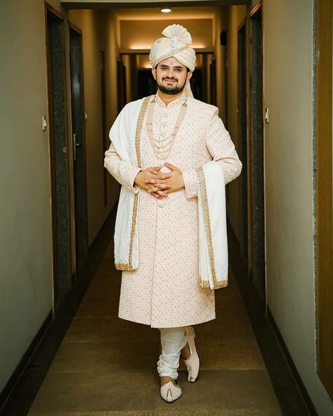 Navrdev Photo, Singal Boy Pic, Dulha Pose, Couple Wedding Dress Indian Hindu, Engagement Portraits Poses, Indowestern Sherwani, Indian Bride Poses, Sherwani For Men Wedding, Meldi Ma Hd Photo