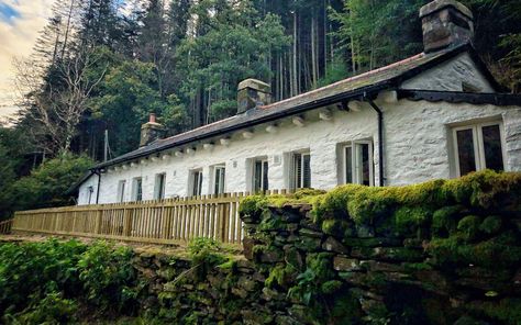 Celyn - 17th century Welsh longhouse in Snowdonia National Park Welsh Longhouse, Yurt Tent, Treehouse Cabins, Snowdonia National Park, Shepherds Hut, Cabin Lodge, Ski Chalet, Snowdonia, 17th Century