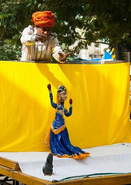 Kathputli puppetry from Rajasthan 💕 Indian Puppets Folk Art, Puppetry Arts, Jaipur Wedding, Inspiration Painting, Diy Clothes Design, Puppet Show, Indian Art Paintings, Frame Wall, Anatomy Art