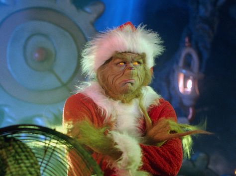 17 Signs You’re Just Not That Into Relationships, As Told By The Grinch - hahahaha so true! History Of Santa Claus, Immagini Grinch, O Grinch, Christmas Couple Pictures, Der Grinch, Christmas Wallpaper Iphone Cute, The Grinch Movie, Grinch Who Stole Christmas, Christmas Pfp