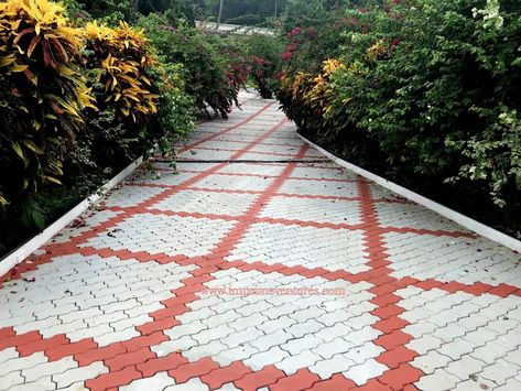 #pavermachine #pavermold #clearpolish #coloroxide #exteriorfloor #exteriordesign #paverdeck Paver Block Design, Interlock Paving, Cobblestone Walkway, Subway Tile Design, Parking Tiles, Interlocking Pavers, Pavement Design, Compound Wall Design, Paver Blocks