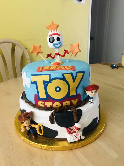 Forky Birthday Cake, Toy Story Cupcakes, Toy Story Birthday Cake, Toy Story Invitations, Toy Story Party Decorations, Farm Themed Birthday Party, Toy Story Cakes, 4th Birthday Cakes, Toy Story Birthday Party