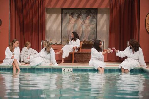 Napa Valley Spa, Bachelorette Party Ideas Girl Night, Hen Party Ideas, Hen Night Ideas, Bachelorette Pool Party, Amazing Experiences, Spa Weekend, Girls Weekend Getaway, Spa Sauna