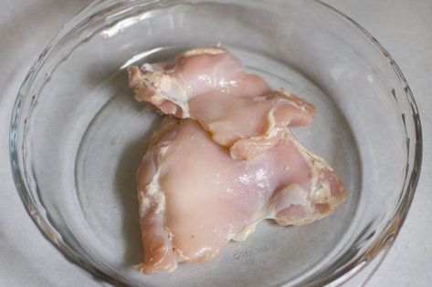 How to Microwave Chicken Breasts Microwave Chicken Breast, How To Defrost Chicken, Microwave Chicken Recipes, Defrost Chicken, Cooking Frozen Chicken Breast, Cooking Frozen Chicken, Poached Chicken, Cook Chicken, Raw Chicken