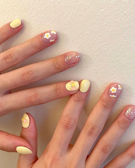 Jelly Nail Designs, Cute Duck Nails, Cute Korean Nails, Food Nail Art, Gel Nails French, Yellow Nail Art, Latest Nail Designs, Jelly Nail, Minimalist Nail