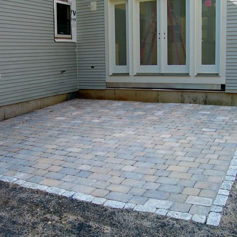 Build A Patio, Stone Patio Ideas, Diy Patio Pavers, Small Patio Design, Small Outdoor Patios, Building A Patio, Diy Backyard Patio, Concrete Patios, Brick Patio