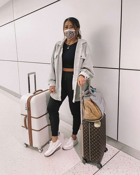 Nike Daybreak Sneaker Outfit, Nike Daybreak Outfit, Nike Dbreak, 2025 Outfits, Shacket Style, Air Port Outfit, Nike Daybreak, Comfy Travel Outfit, Oversized Shacket