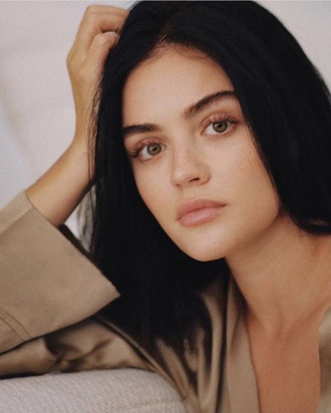 Lucy Hale Makeup, Lucy Hale Photos, Lucy Hale Hair, Pretty Little Liars Aria, Lucy Hale Style, Angel Aesthetic, Lucy Hale, Lip Fillers, Celebrity Hairstyles