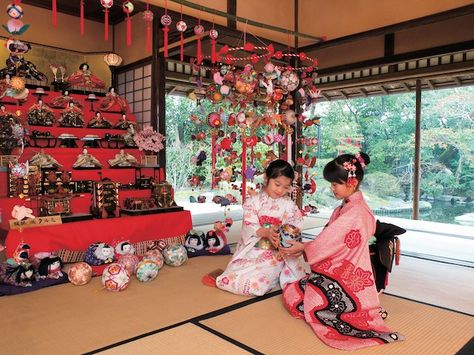 Every year on Mar. 3, the Hina (Doll) Festival is held to pray for the health of young girls. (It is also known as Momo no Sekku, an auspicious date that traditionally marks the coming of spring.) The custom is said to have begun in the Heian era (794-1185) when people would try to drive away evil spirits by transferring them to dolls. Although the custom varies throughout Japan, families with young girls still display dolls even today. Dolls are set up on Feb. 4, a date known as risshun (“o... Girls Day Japan, Tokyo Asakusa, Matsuri Festival, Hina Matsuri, Hina Dolls, All About Japan, Japan Holidays, Japanese Festival, Turning Japanese