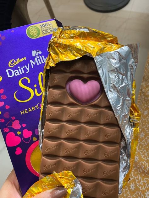 Dairy Milk Chocolate Images, Expensive Chocolate, Chocolate Tumblr, Aghori Shiva, Dairy Milk Silk, Aesthetic Snap, Silk Chocolate, Choco Pie, Fortnite Thumbnail