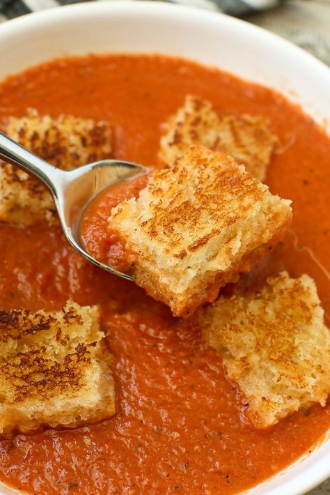 Grilled Cheese Bites, Tomato Soup With Grilled Cheese, Paleo Soup Recipe, Soup With Grilled Cheese, Simple Soups, Tomato Soup Grilled Cheese, Easy Tomato Soup Recipe, Grilled Cheese Croutons, Homemade Tomato Soup