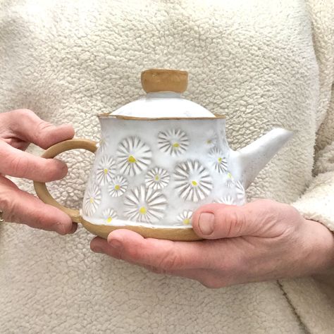 Pottery Tea Pots, Pottery Tea Pot, Floral Teapot, Tea Brewing, Teapot Design, Handmade Teapot, Ceramic Tea Set, Pottery Teapots, Clay Teapots