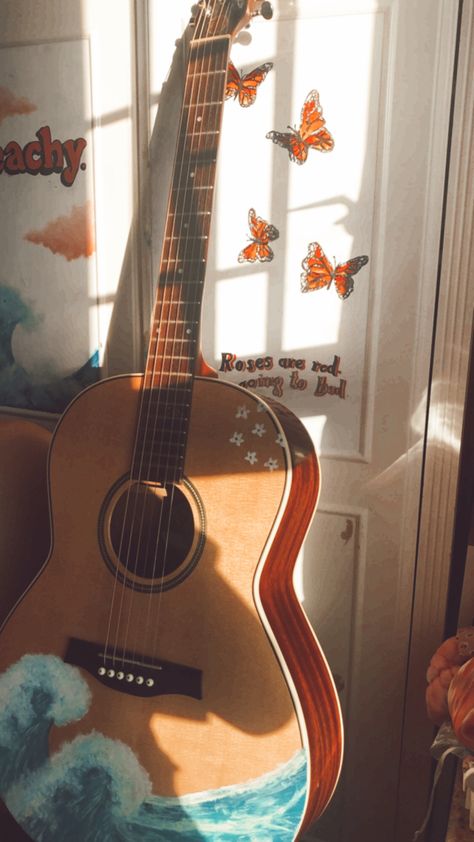 Aesthetic Acoustic Guitar Design, Western Guitar Aesthetic, Acoustic Guitar Aesthetic Pictures, Heart Guitar Aesthetic, Guitar Pics Aesthetic, Cute Guitar Aesthetic, Aucostic Guitar Aesthetic, Guitar Background Aesthetic, Aesthetic Guitar Acoustic