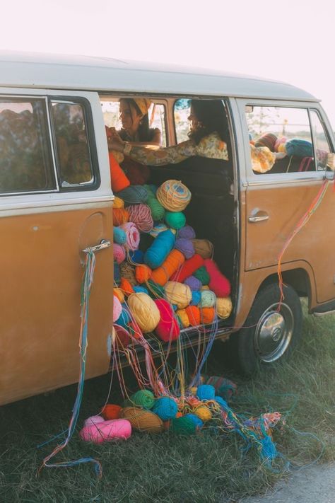 Yarn Humor, Crochet Humor, Cadeau Photo, Vw Van, Vw Bus, Yarn Art, Cute Crochet, Crochet Crafts, Crochet Designs