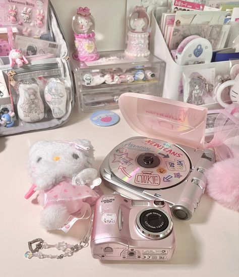 Hello Kitty Fujifilm Camera, Portable Cd Player Aesthetic, Cute Cd Player, Dvd Player Aesthetic, Aesthetic Cd Player, Hello Kitty Cd Player, Cd Player Aesthetic, Pink Cd Player, Hello Kitty Camera