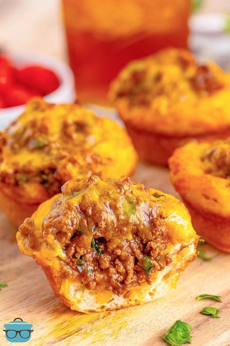 Taco Biscuit Cups - The Country Cook Breakfast Biscuit Tacos, Pillsbury Biscuit Tacos, Ground Beef Biscuit Recipes, Beef Taco Seasoning, Biscuit Cupcakes, Indian Tacos, Biscuit Cups, Ground Beef Taco, Biscuits Casserole