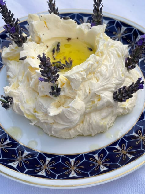 Flamingo Estate, Whipped Butter, Yellow Foods, Event Food, Foodie Recipes, Food Decoration, Wedding Food, Beautiful Food, Creative Food