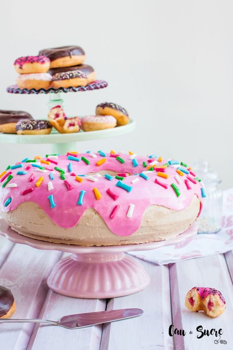 giant doughnut Donut Table, Donut Cakes, Donut Birthday Cake, Giant Donut, Donut Tower, Gold Birthday Decorations, His Obsession, Buttermilk Cake, Cupcake Pictures