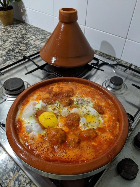 Moroccan Meals, Meatball Tagine, Moroccan Dinner, Delicious Food Image, Morocco Food, Algerian Food, Moroccan Dishes, Algerian Recipes, Cream Photos